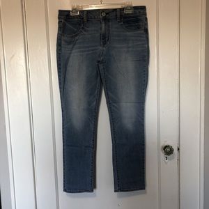 American Eagle Lightwash Jegging ☀️